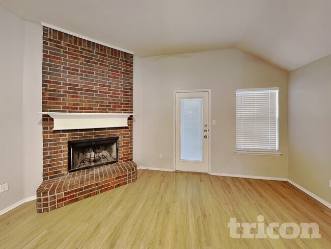 Foto del edificio - 1658 Wildflower Dr