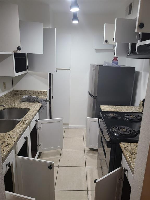 Foto del edificio - 8529 Hearth Dr