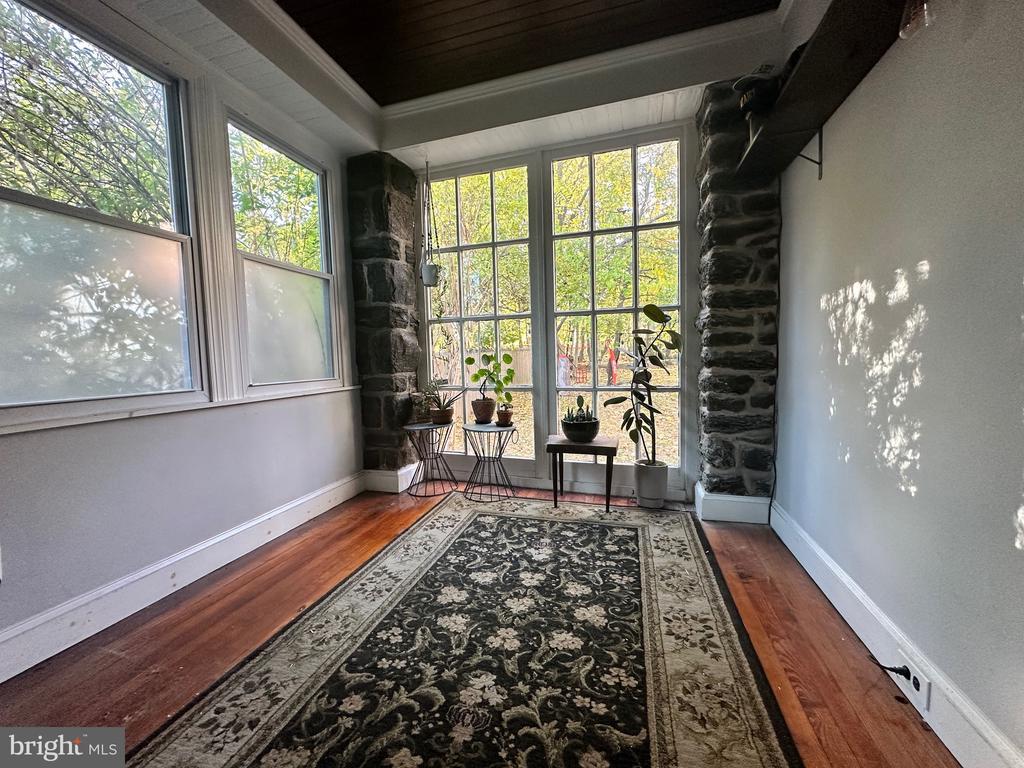 Primary Photo - 111 E Gorgas Ln