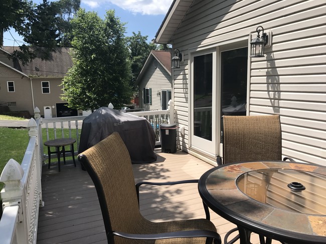 Great Deck! - 370 Cargo Ave