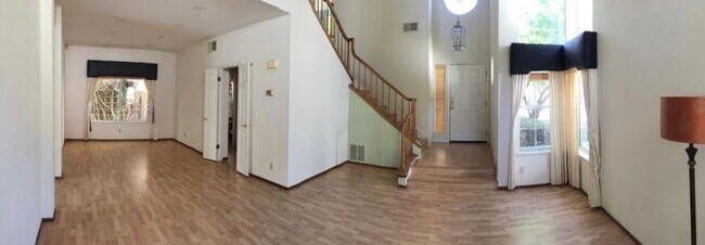 Building Photo - 34384 Dunhill Dr
