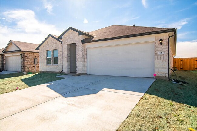 Foto del edificio - Room in House on Briggs Ln