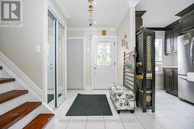 Building Photo - 20 Murdoch Dr