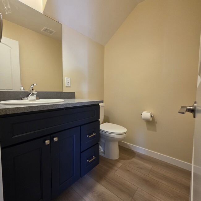 Building Photo - 2179 Beebee St