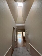 Building Photo - 3526 Glenhill Dr
