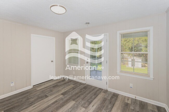 Foto del edificio - 1676 Hurley Cir