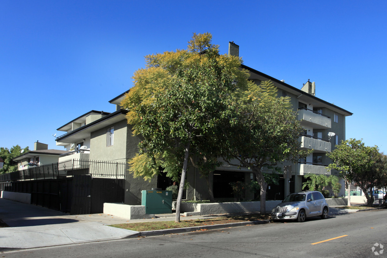 Building Photo - Temple Plaza Apartments