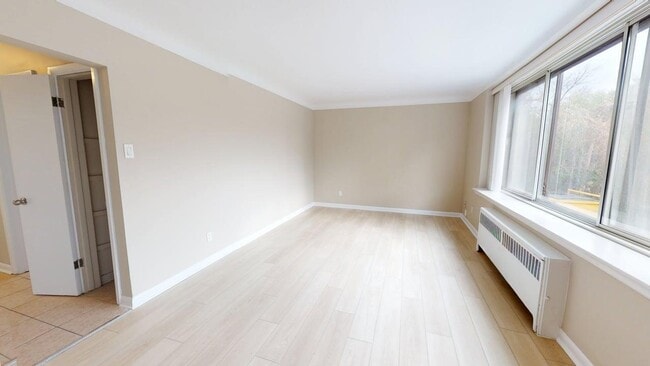 Interior Photo - Arbor Village - 1073 Hollington