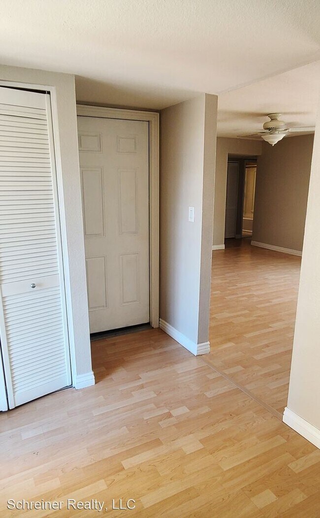 Building Photo - 3 br, 2 bath House - 1344 W. Nido Ave.