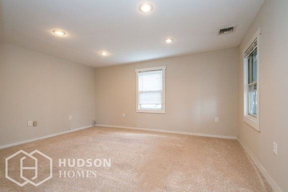 Building Photo - 5 Martins Ln