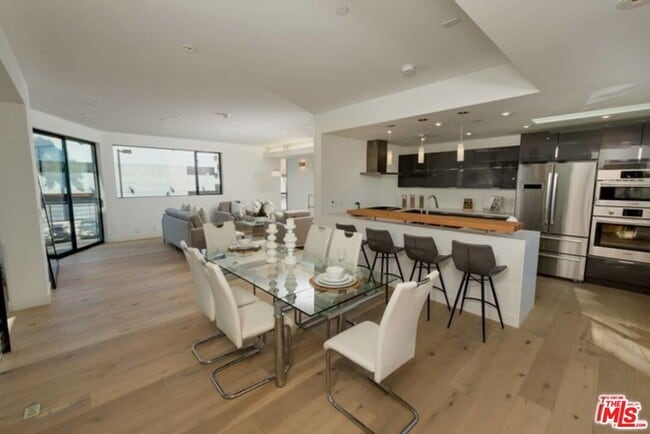 Foto del edificio - 6685 W Daychar Dr