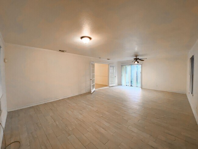 Foto del edificio - LOVELY ONE STORY 3/2 LOCATED NEAR UTSA!