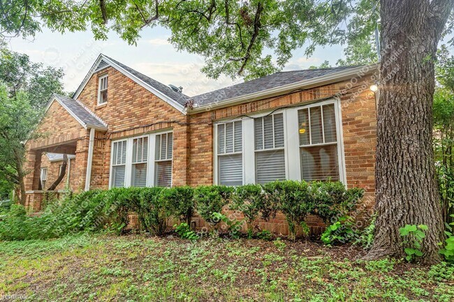 Foto del edificio - 2 br, 1 bath House - 3502 Montrose St