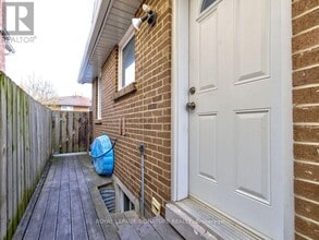Building Photo - 370 Hansen Rd N