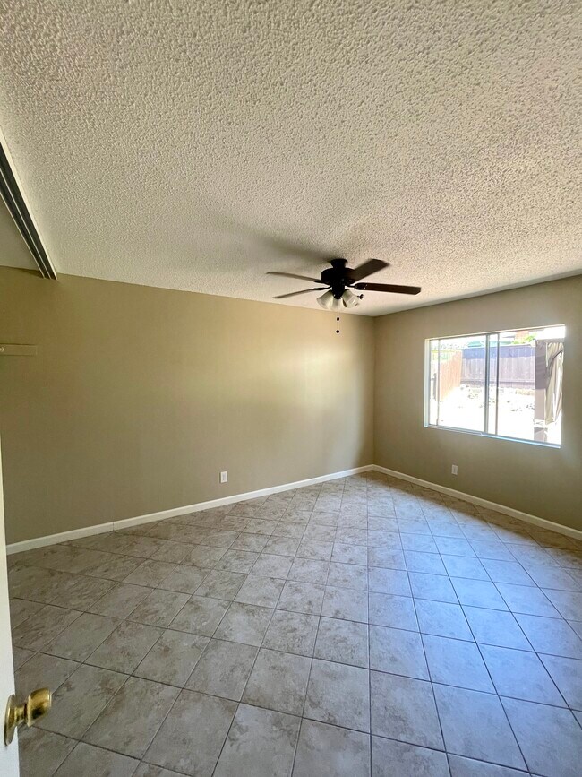 Foto del edificio - 8812 Annandale Way