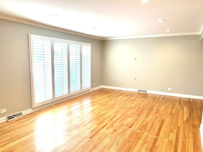 Building Photo - 1322 N Highland Ave