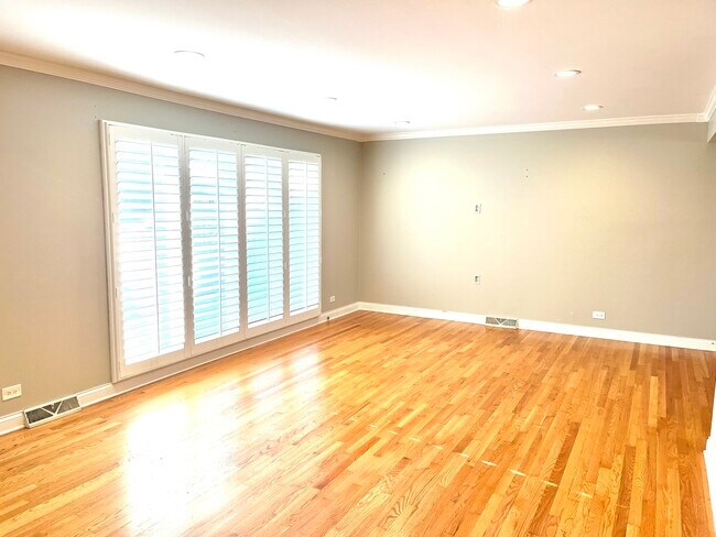 Foto del edificio - 1322 N Highland Ave