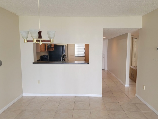 Building Photo - Resort-Style Living on the Hillsborough River, 3 BEDROOM Marina Club Condo - AVAILABLE NOW!
