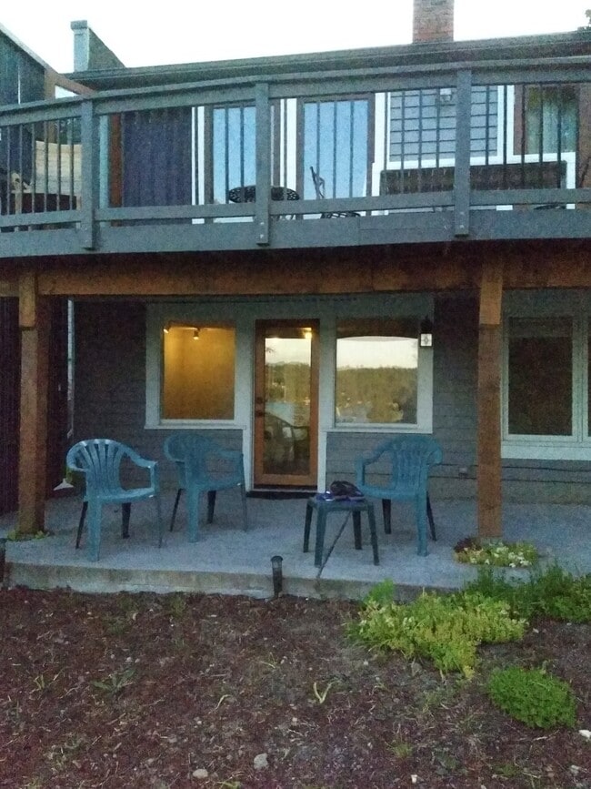 Foto del edificio - 12344 Sand Point Way NE