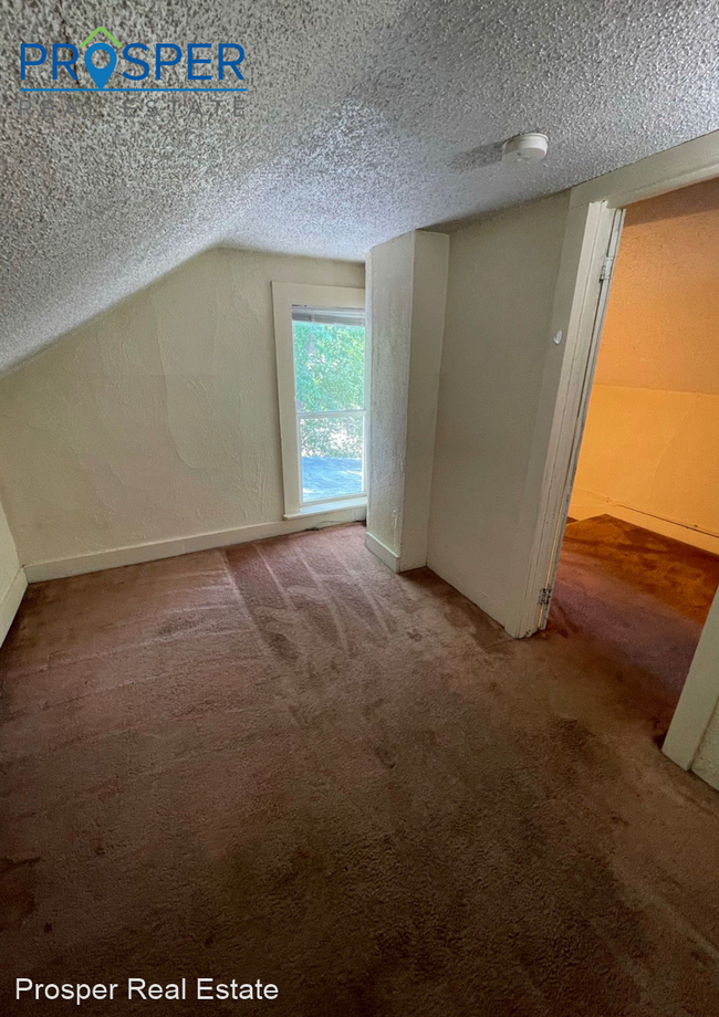 Building Photo - 4 br, 1 bath House - 315 9th Avenue
