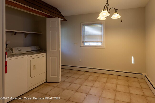 Building Photo - 50 Applegate St