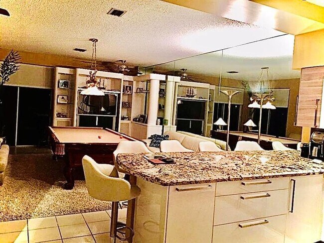 Foto del edificio - 17691 Tiffany Trace Dr