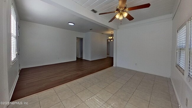 Foto del edificio - 3325 Claremont Rd