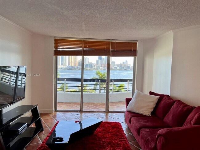 Foto del edificio - 3600 Mystic Pointe Dr