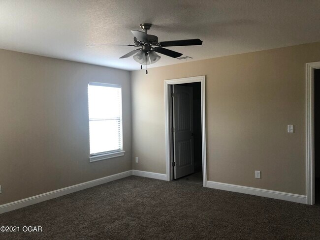 Building Photo - 2511 S Murphy Ln