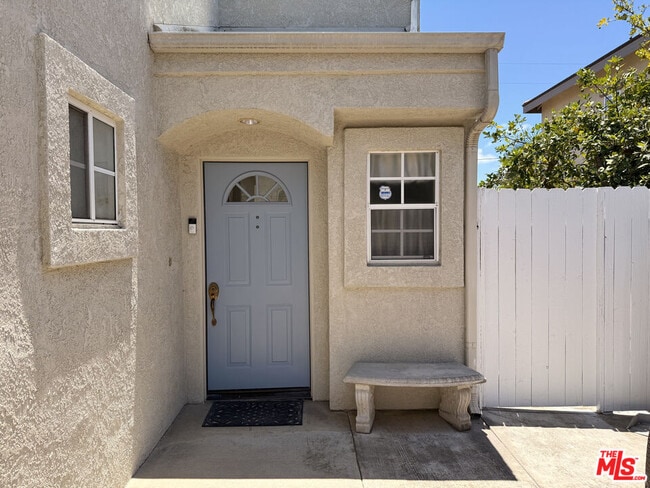 Building Photo - 11536 Edinger Ave