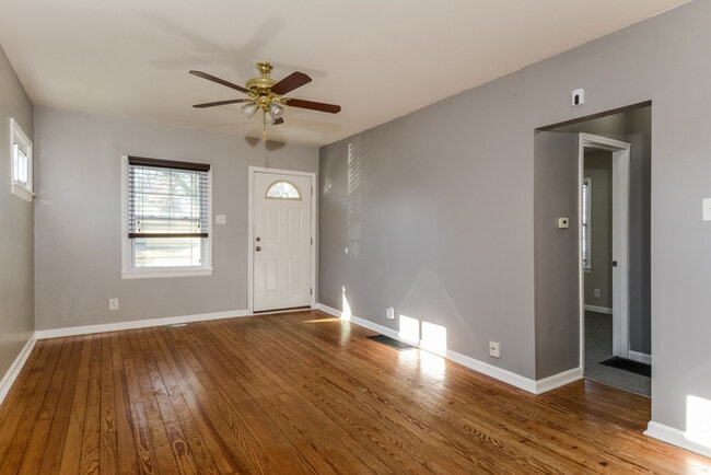 Building Photo - Fantastic 3bd/2ba home! Let yourself in!