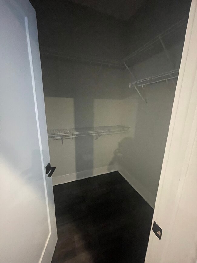 Building Photo - 6110 Ridge Ave