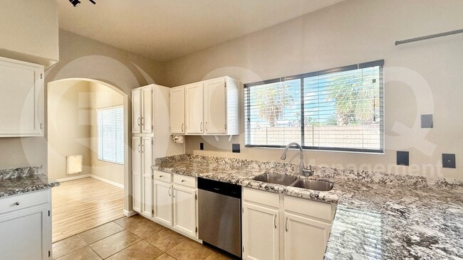 Foto del edificio - 1520 E Flint St