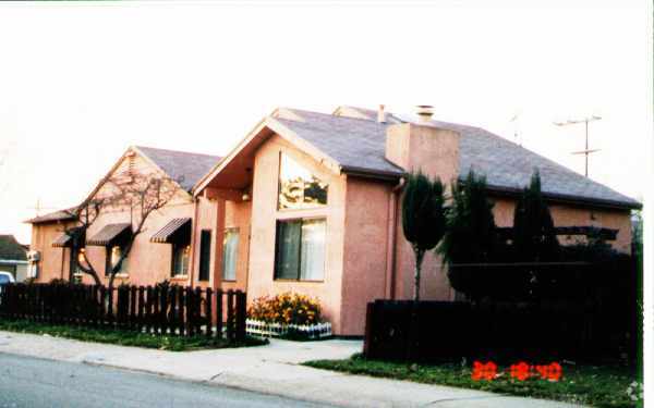 Foto del edificio - 15230 Farnsworth St