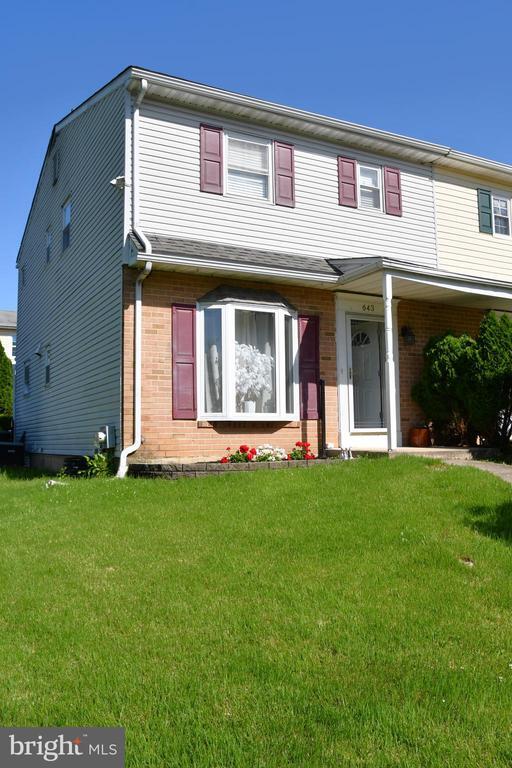 Foto principal - 643 E Wiltshire Dr