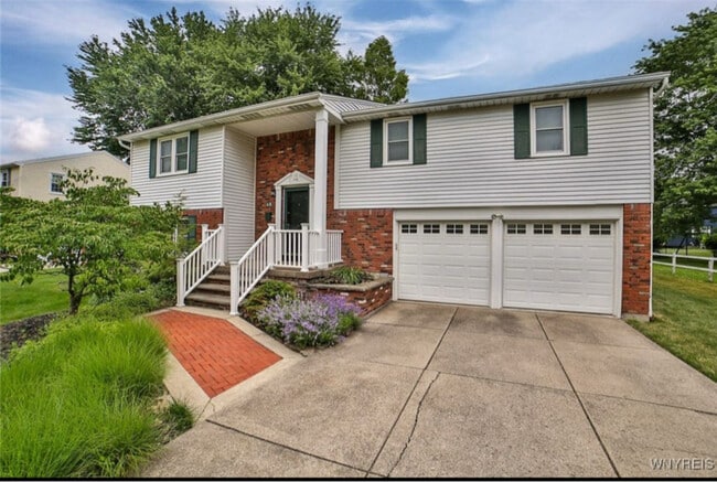 Building Photo - 46 MacArthur Dr