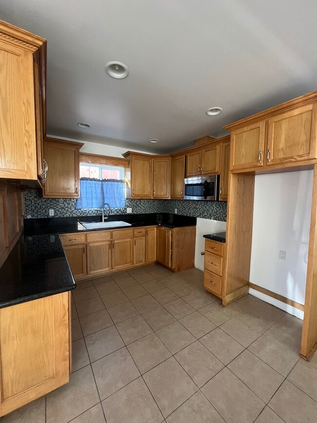 Foto del edificio - 2 Bed 1 Bath Front House In South Gate