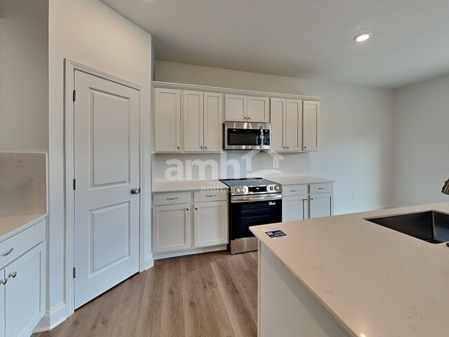 Foto del edificio - 9202 Henley Ave