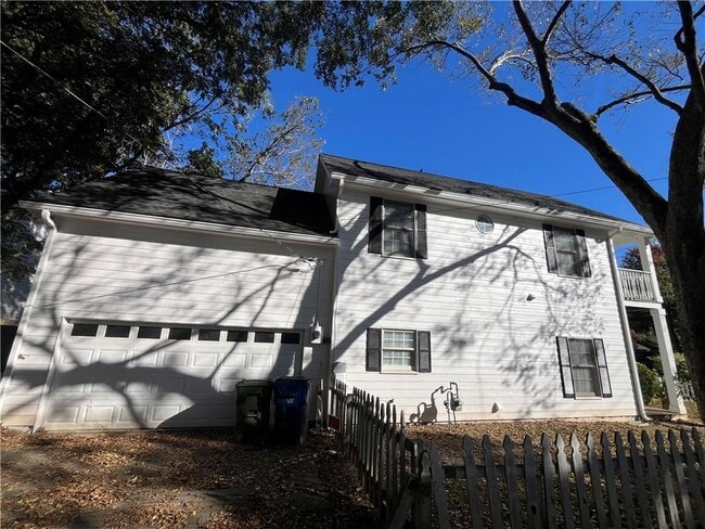 Building Photo - 889 Crew St SW