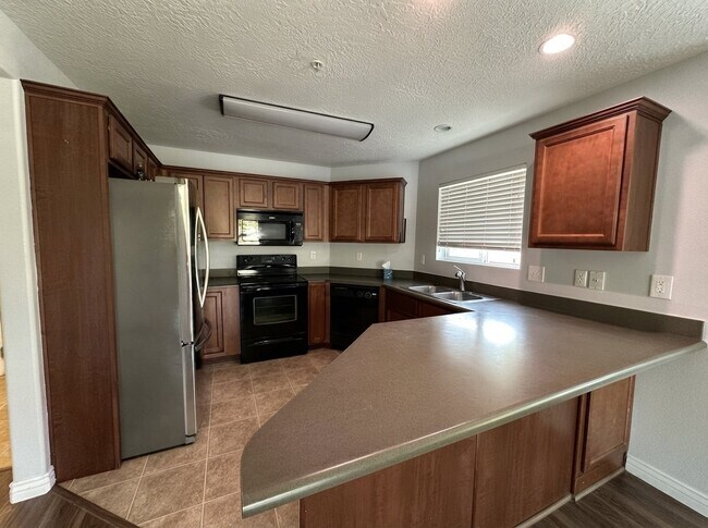 Building Photo - 3842 S Clare Dr