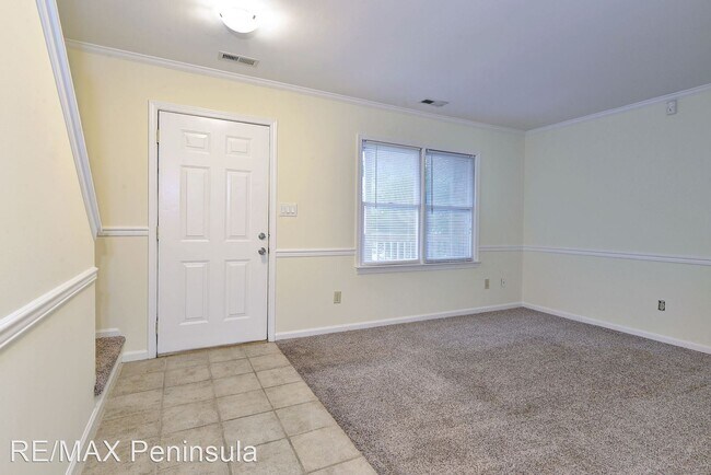 Building Photo - 2 br, 1.5 bath House - 109 Wethersfield Park
