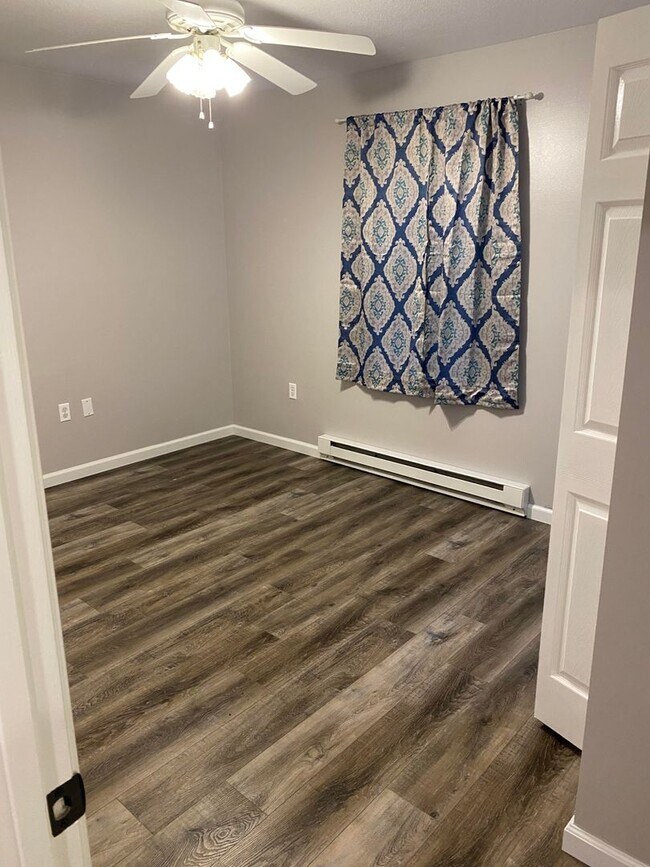 Foto del edificio - DELPHOS - BEAUTIFUL NEWLY REMODELED DUPLEX...