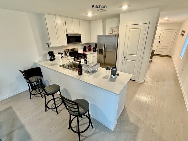 Building Photo - 3092 Fantasy Ter Dr