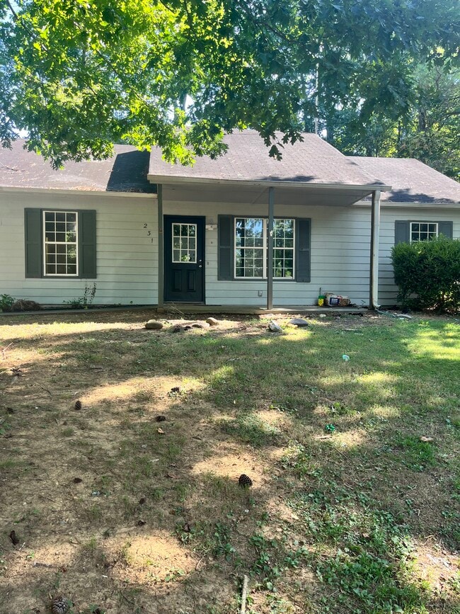 Building Photo - 231 Whispering Pine Cir NE