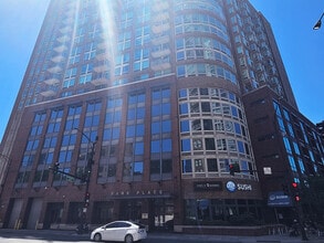 Building Photo - 600 N Kingsbury St