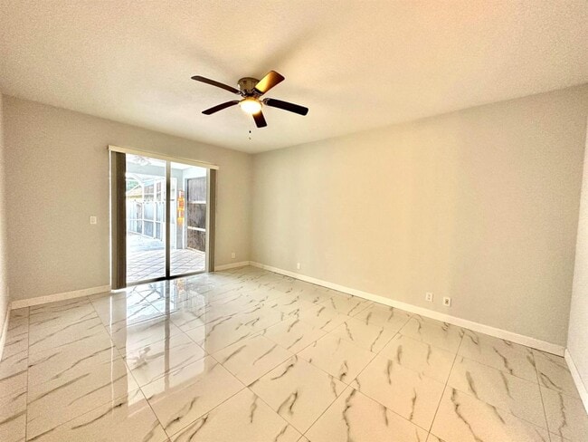 Building Photo - 1219 Baycourt Isle