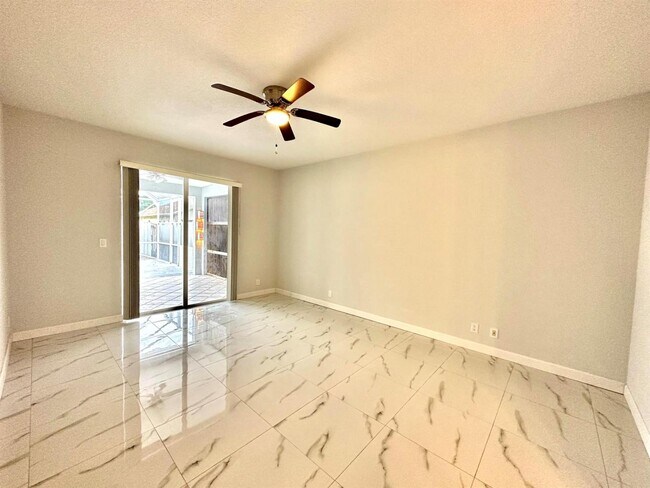 Foto del edificio - 1219 Baycourt Isle