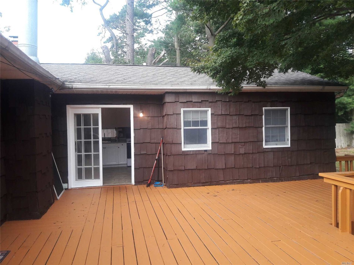 Primary Photo - 43 Milford Dr