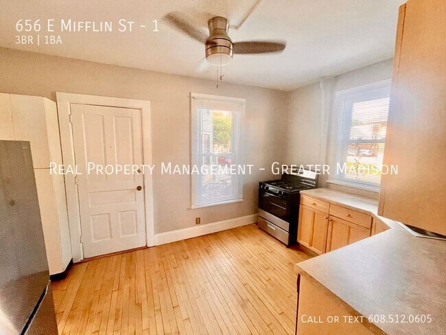 Building Photo - 656 E Mifflin St