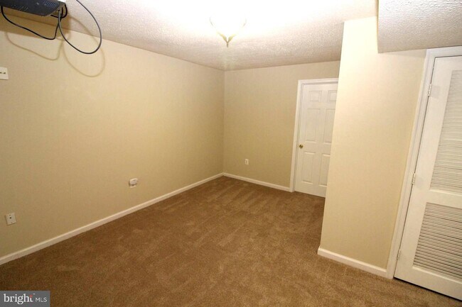 Building Photo - 5783 Rhode Island Dr